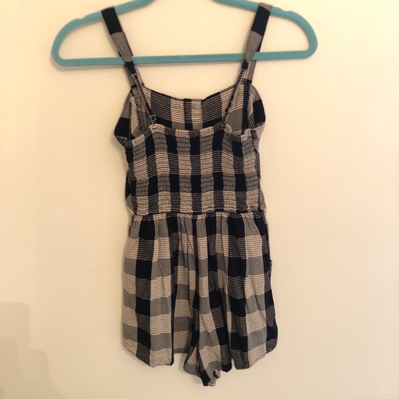 HOLLISTER black and white romper - Picture 5 of 5